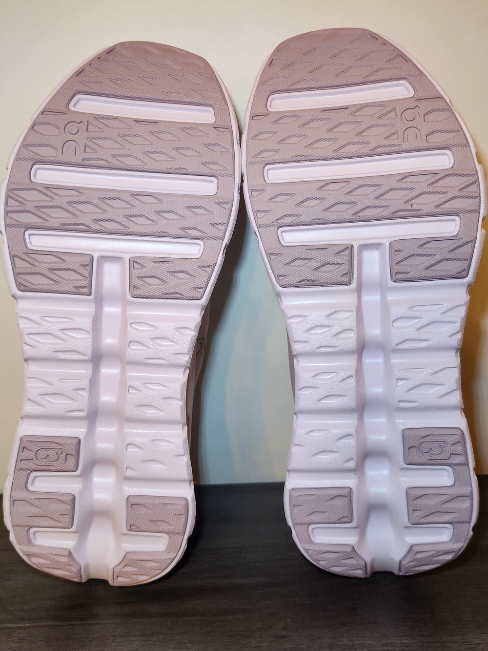 On Cloudtilt Running Shoes Womens Size 9 - Picture 3 of 10